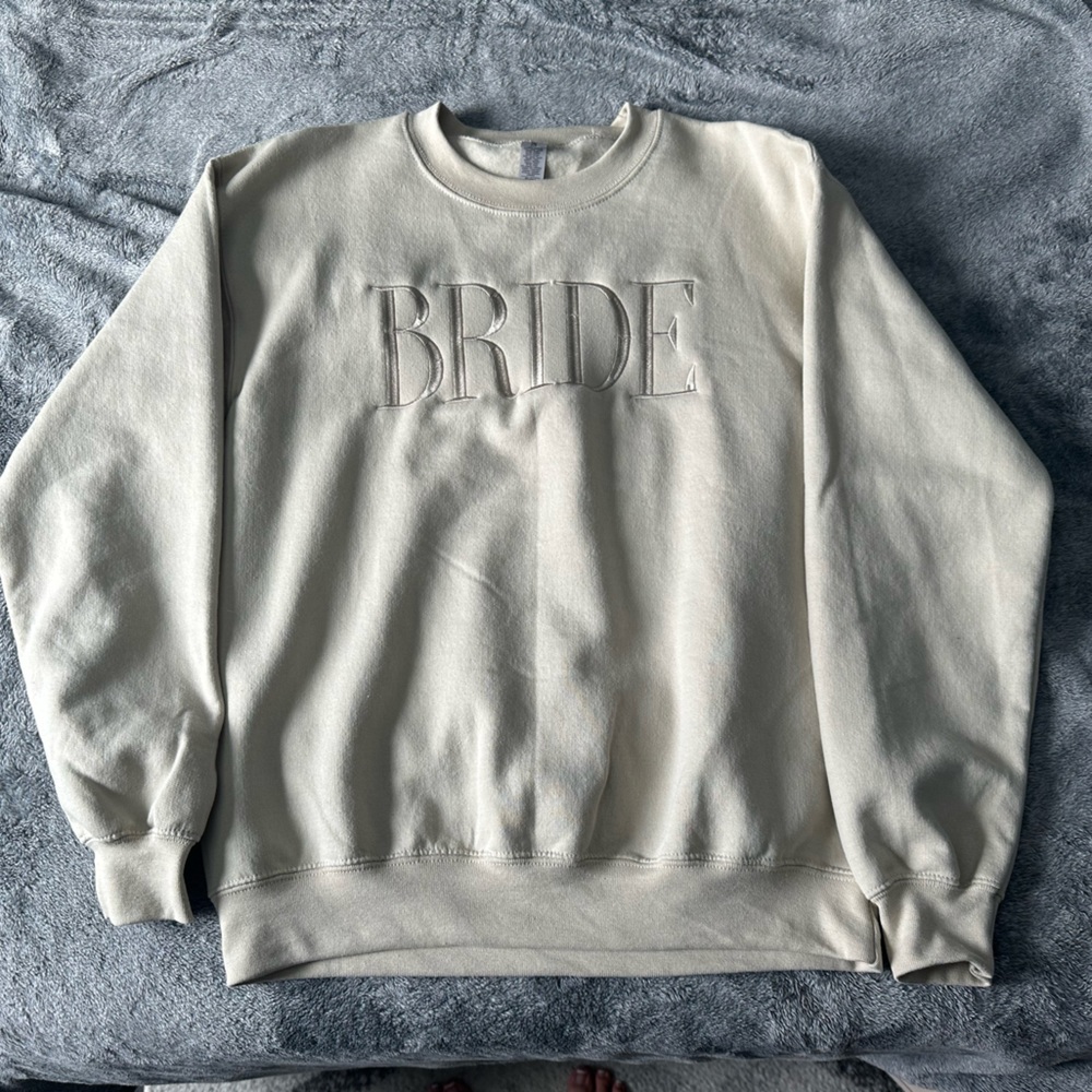 BRIDE crewneck 👰‍♀️🤍 ✨